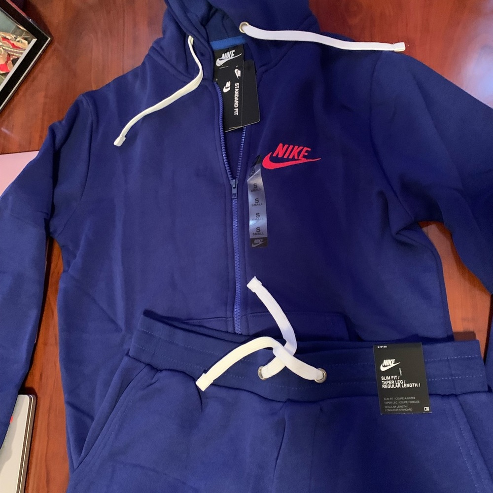 Nike Sweatsuit